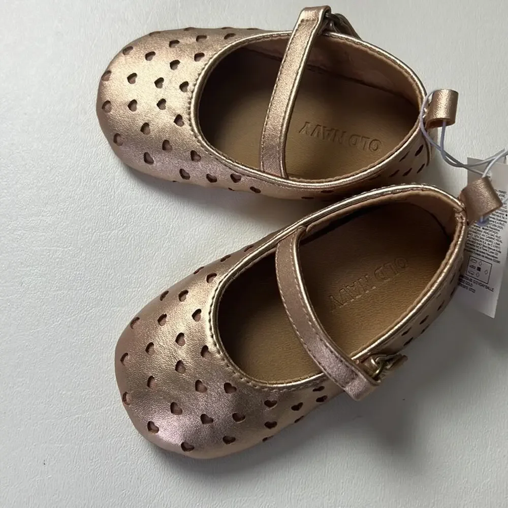 Old Navy Perforated Hearts Mary Jane Shimmer Baby Shoes  Sz 12-18M